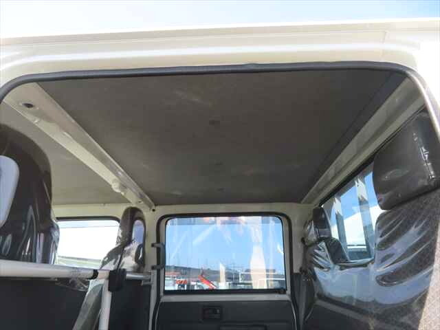 いすゞエルフダブルキャブ（Wキャブ）小型（2t・3t）[写真38]