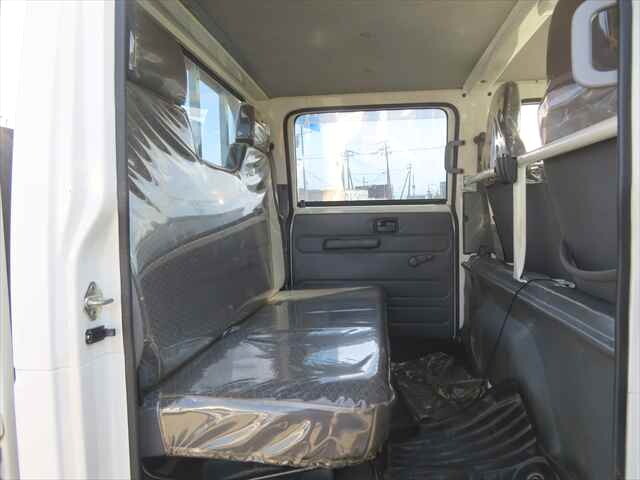 いすゞエルフダブルキャブ（Wキャブ）小型（2t・3t）[写真39]