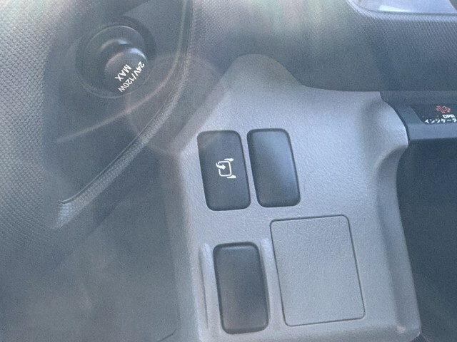 日野デュトロ平ボディ小型（2t・3t）[写真11]