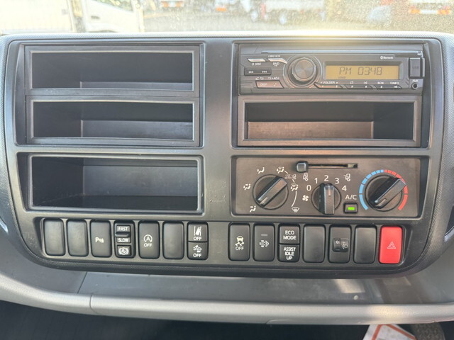 日野デュトロ平ボディ小型（2t・3t）[写真12]