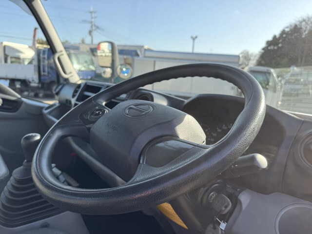 日野デュトロ平ボディ小型（2t・3t）[写真07]