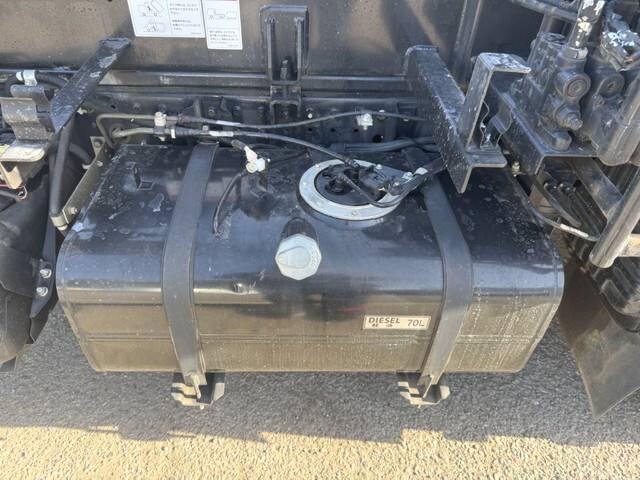 三菱ふそうキャンターコンテナ専用車小型（2t・3t）[写真21]