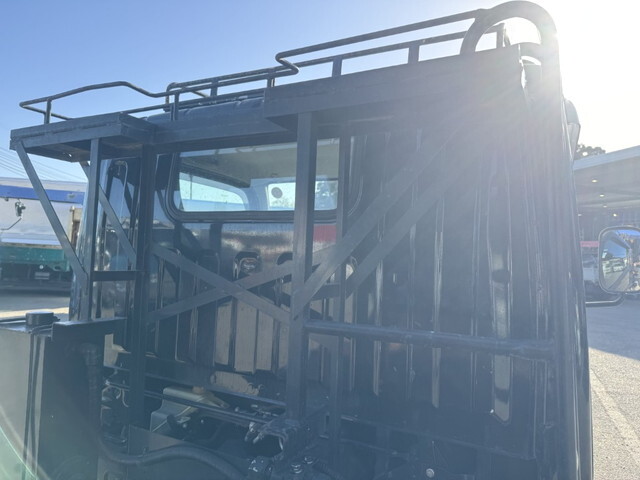 三菱ふそうキャンターコンテナ専用車小型（2t・3t）[写真22]