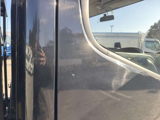 三菱ふそうキャンターコンテナ専用車小型（2t・3t）[写真38]