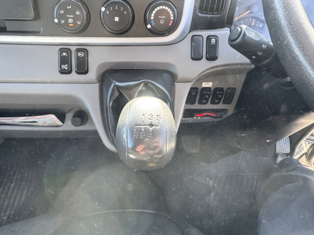 三菱ふそうキャンターコンテナ専用車小型（2t・3t）[写真06]