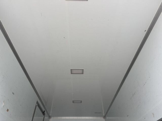 いすゞエルフ保冷バン小型（2t・3t）[写真10]