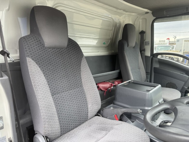 いすゞエルフ保冷バン小型（2t・3t）[写真16]