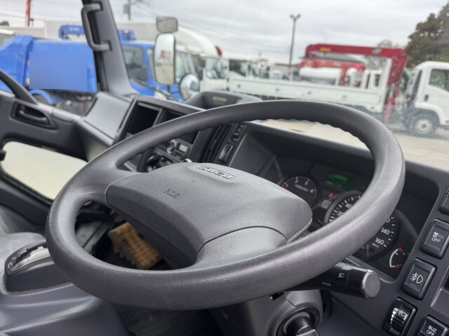 いすゞエルフ保冷バン小型（2t・3t）[写真18]