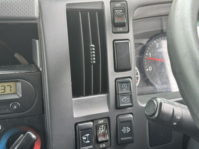 いすゞエルフ保冷バン小型（2t・3t）[写真23]