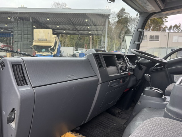 いすゞエルフ保冷バン小型（2t・3t）[写真25]