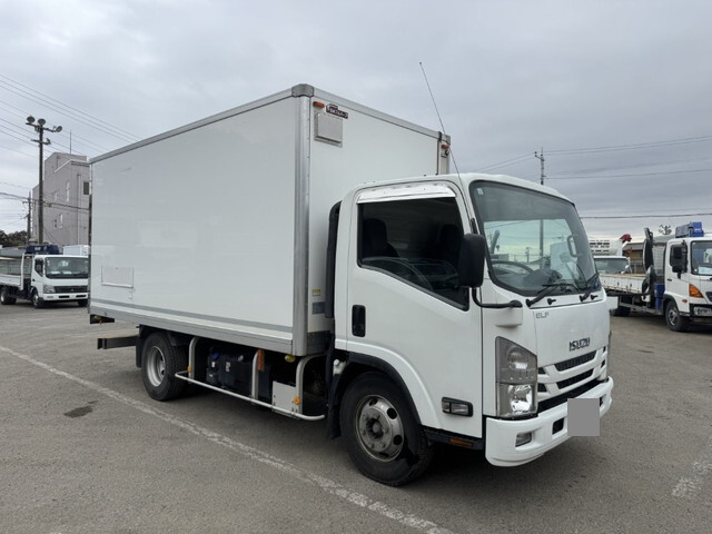 いすゞエルフ保冷バン小型（2t・3t）[写真03]
