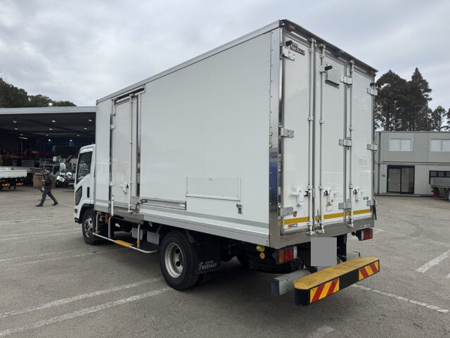 いすゞエルフ保冷バン小型（2t・3t）[写真04]