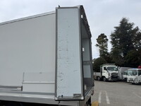 いすゞエルフ保冷バン小型（2t・3t）[写真09]