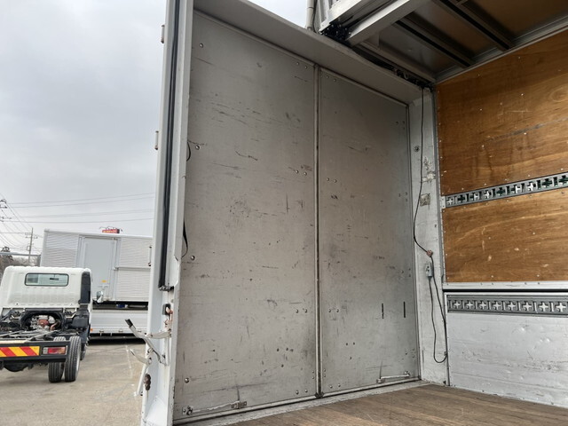 日野レンジャーアルミウイング中型（4t）[写真11]