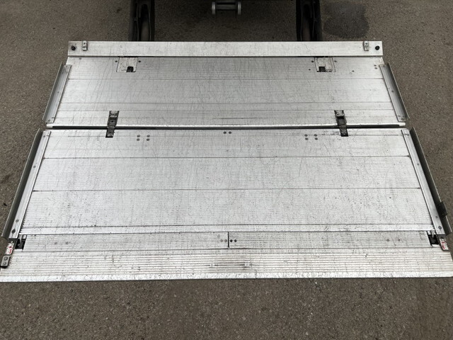 日野レンジャーアルミウイング中型（4t）[写真08]