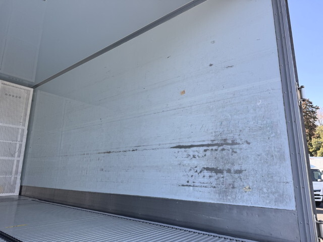 いすゞエルフ保冷バン小型（2t・3t）[写真12]