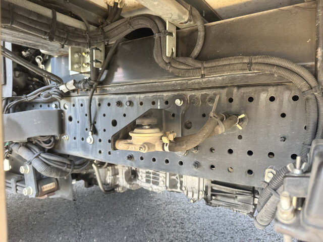 いすゞエルフ保冷バン小型（2t・3t）[写真21]