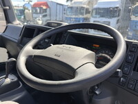 いすゞエルフ保冷バン小型（2t・3t）[写真31]