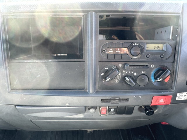 いすゞエルフ保冷バン小型（2t・3t）[写真33]