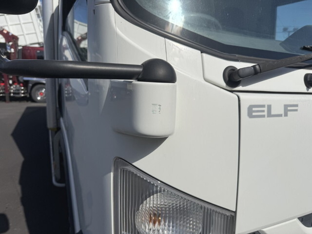 いすゞエルフ保冷バン小型（2t・3t）[写真38]