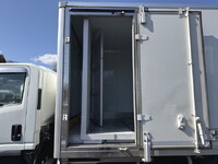 いすゞエルフ保冷バン小型（2t・3t）[写真06]