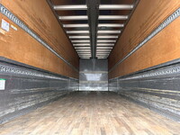 UDトラックスクオンアルミウイング大型（10t）[写真13]