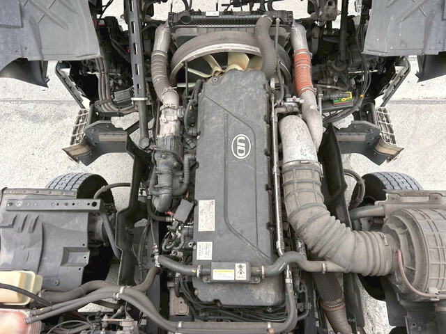 UDトラックスクオンアルミウイング大型（10t）[写真15]