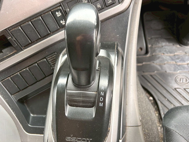 UDトラックスクオンアルミウイング大型（10t）[写真28]