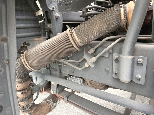 UDトラックスクオンアルミウイング大型（10t）[写真36]