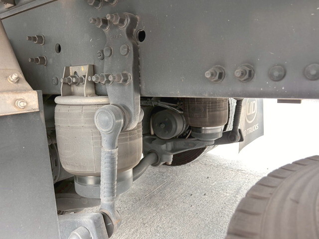 UDトラックスクオンアルミウイング大型（10t）[写真38]