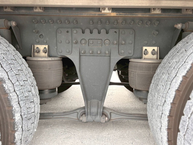 UDトラックスクオンアルミウイング大型（10t）[写真39]