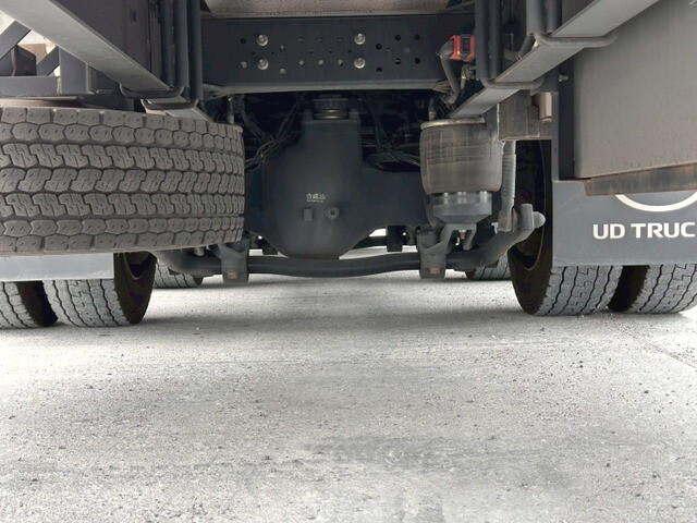 UDトラックスクオンアルミウイング大型（10t）[写真40]