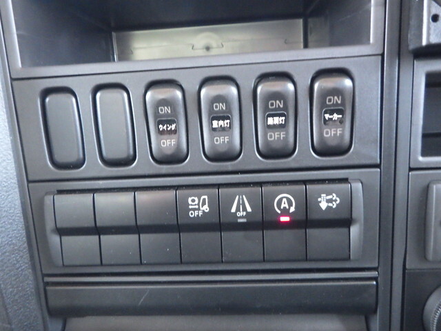 三菱ふそうファイターアルミウイング中型（4t）[写真12]