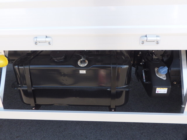 三菱ふそうファイターアルミウイング中型（4t）[写真23]