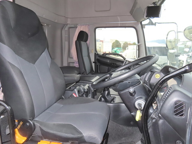 日野プロフィアアルミウイング大型（10t）[写真21]