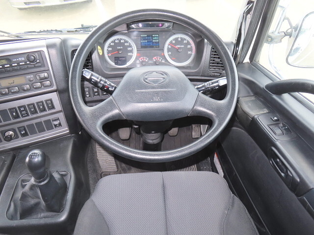 日野プロフィアアルミウイング大型（10t）[写真23]