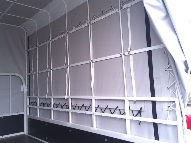 いすゞエルフ幌車小型（2t・3t）[写真16]