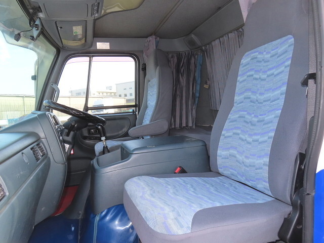 UDトラックスコンドルクレーン3段増トン（6t・8t）[写真22]