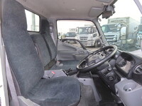 トヨタトヨエース平ボディ小型（2t・3t）[写真19]