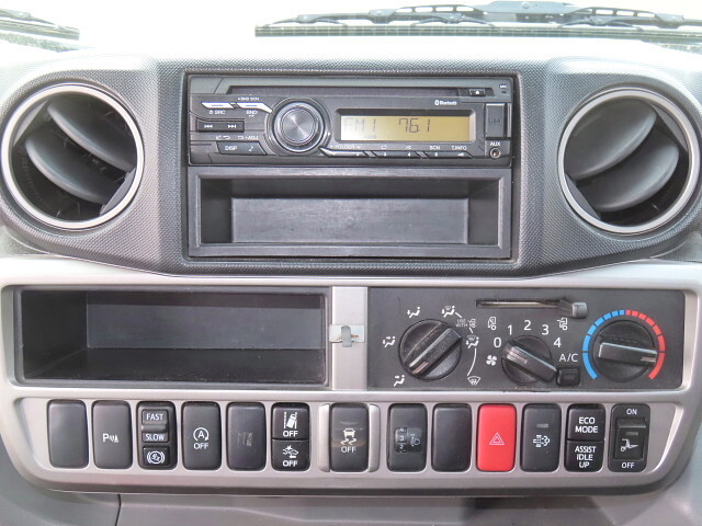 トヨタトヨエース平ボディ小型（2t・3t）[写真22]