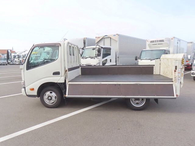 トヨタトヨエース平ボディ小型（2t・3t）[写真24]