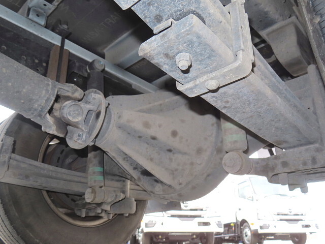 トヨタトヨエース平ボディ小型（2t・3t）[写真09]