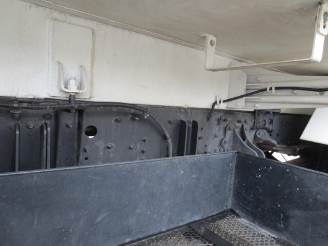 三菱ふそうファイターパッカー車（塵芥車）中型（4t）[写真18]