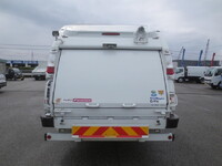 三菱ふそうファイターパッカー車（塵芥車）中型（4t）[写真07]