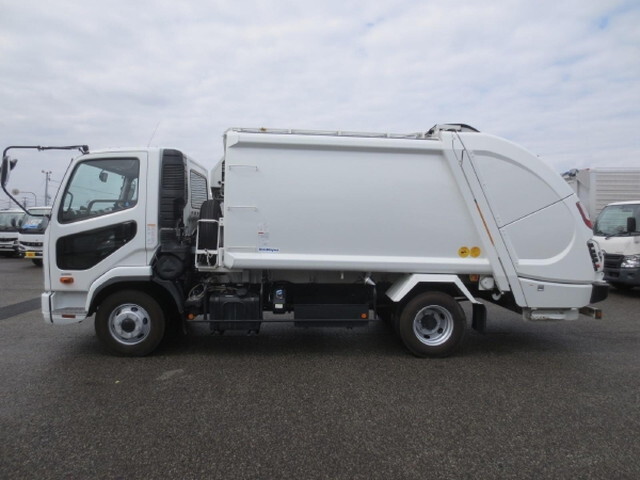 三菱ふそうファイターパッカー車（塵芥車）中型（4t）[写真08]