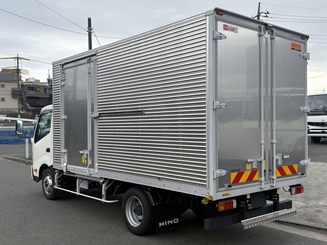日野デュトロアルミバン小型（2t・3t）[写真02]