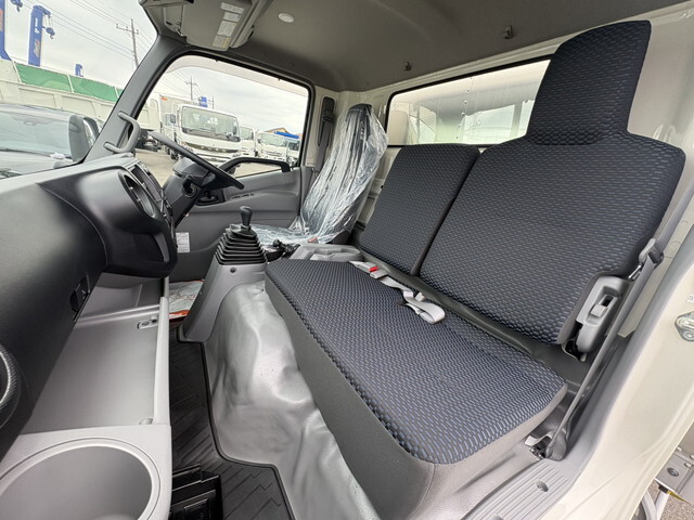 日野デュトロアルミバン小型（2t・3t）[写真25]