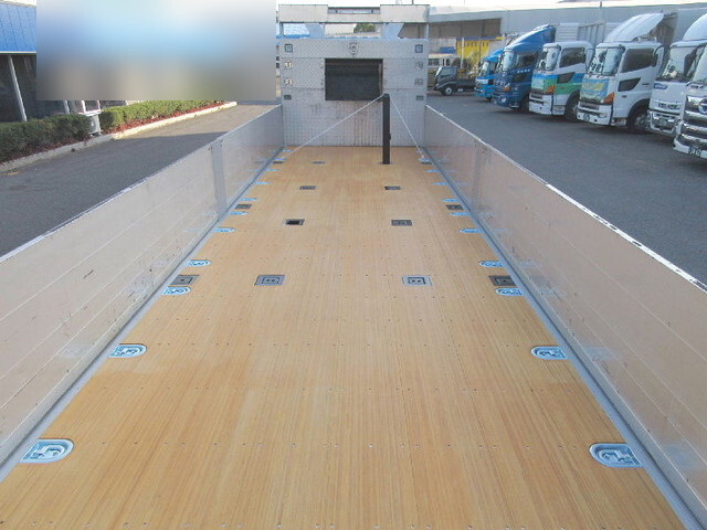 いすゞギガアルミブロック大型（10t）[写真08]