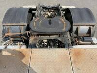 UDトラックスクオントレーラーヘッド（トラクターヘッド）大型（10t）[写真11]