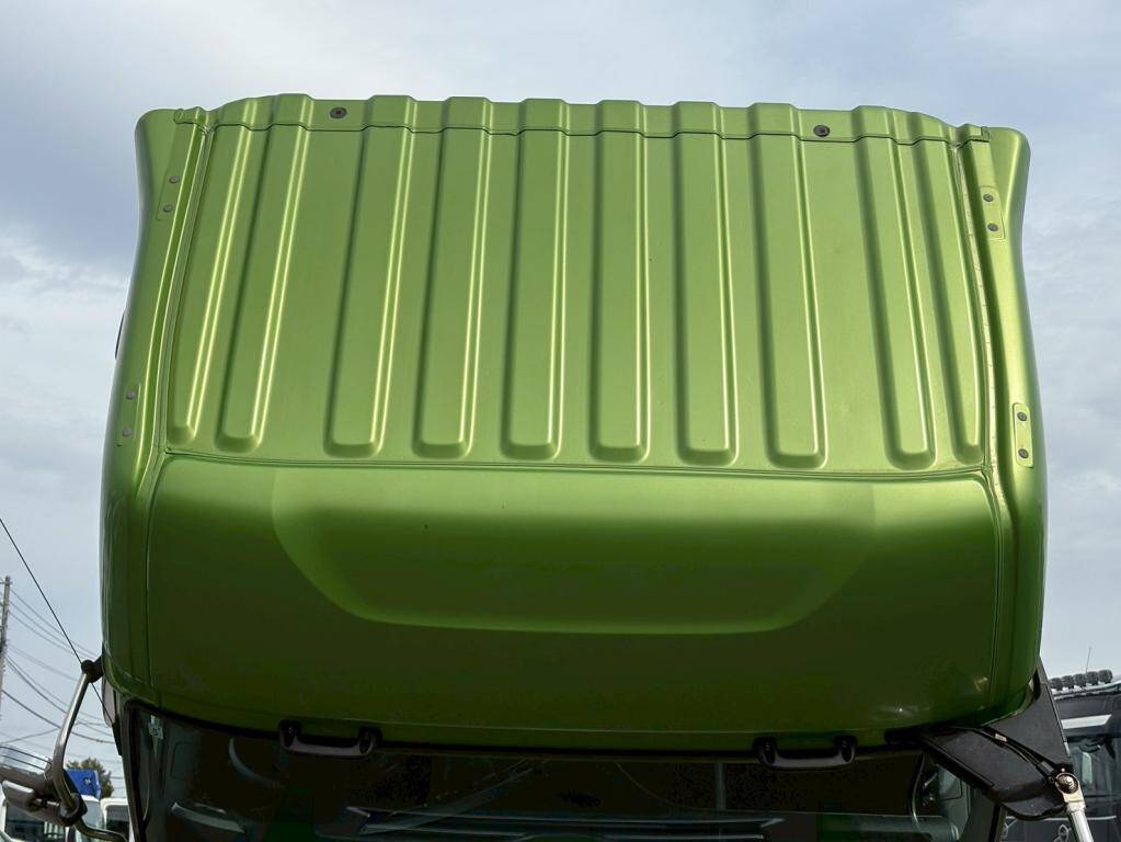 UDトラックスクオントレーラーヘッド（トラクターヘッド）大型（10t）[写真18]